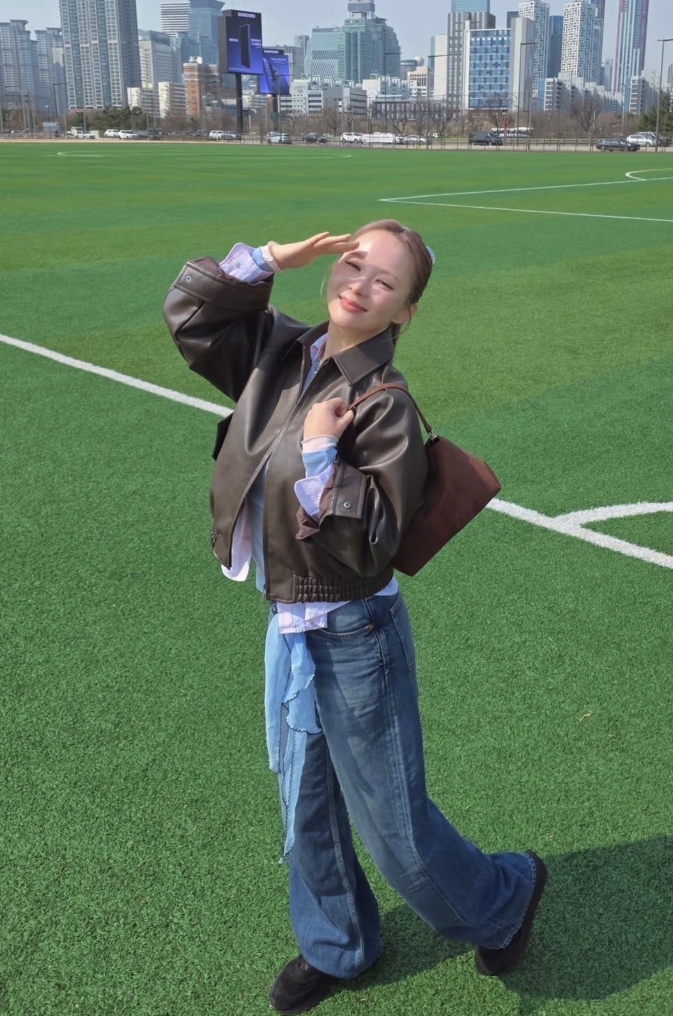 옷 입는 스타일 바꾸기 시작했다는 유투버 회사원A.jpg | 인스티즈