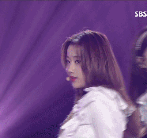 걸그룹 에이프릴의 비주얼 멤버 이나은.jpgif | 인스티즈