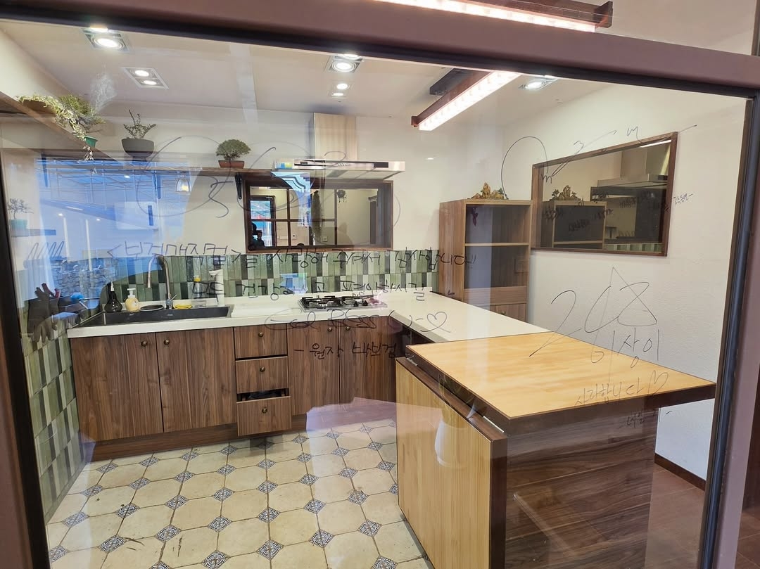 [보검매직컬] 여기 일주일 있다가 가면 다신 안 오지?.jpg | 인스티즈