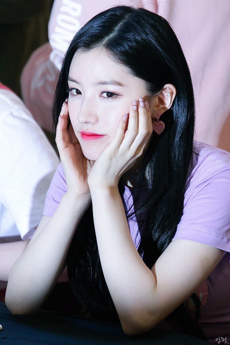 프리스틴 도도하게 생겼지만 코기를 담당하고 있는 시연이 | 인스티즈