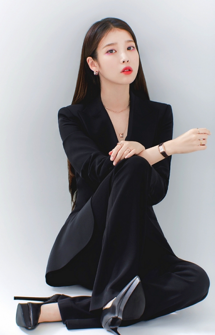 치명적인 오늘자 아이유 | 인스티즈