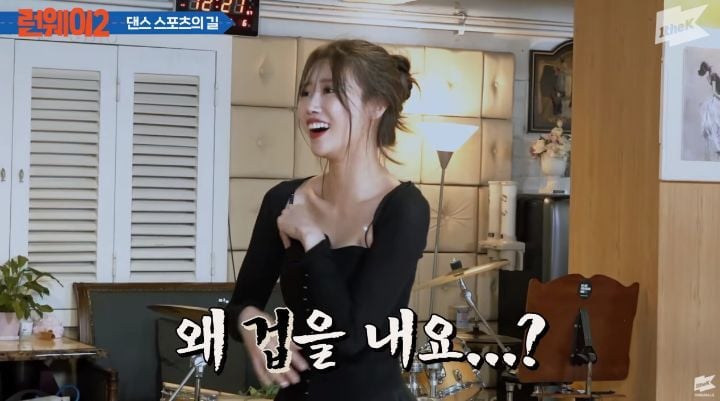 몸매 노출의상에 대해 오픈마인드인 화끈한 신여성 러블리즈 미주.jpgif | 인스티즈