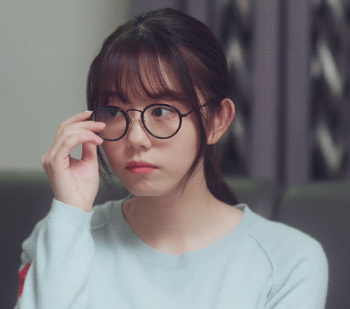안경 미녀가 대세.gif | 인스티즈
