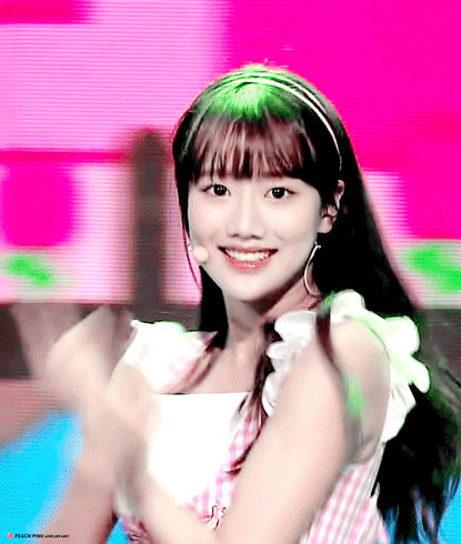 걸그룹 에이프릴의 비주얼 멤버 이나은.jpgif | 인스티즈