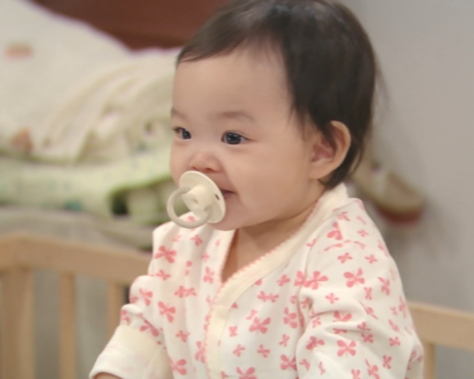 카더가든 아기 유이진을 이어 이모 팬들 앓게 만들고 있는 아기 | 인스티즈