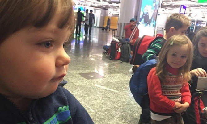 잘생긴 남자를 바라보는 여자들의 반응.gif | 인스티즈