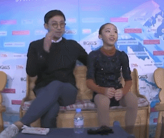 어린 여자선수 허리 만지는 남자 코치 | 인스티즈