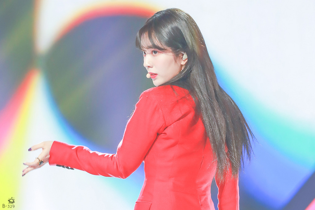 콧대가 ㄹㅇ인 레드벨벳 아이린.jpgif | 인스티즈