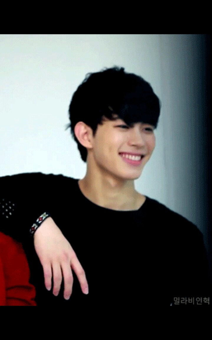 요즘 핫한 꼬북상 연예인들에 관한 고찰.jpg | 인스티즈