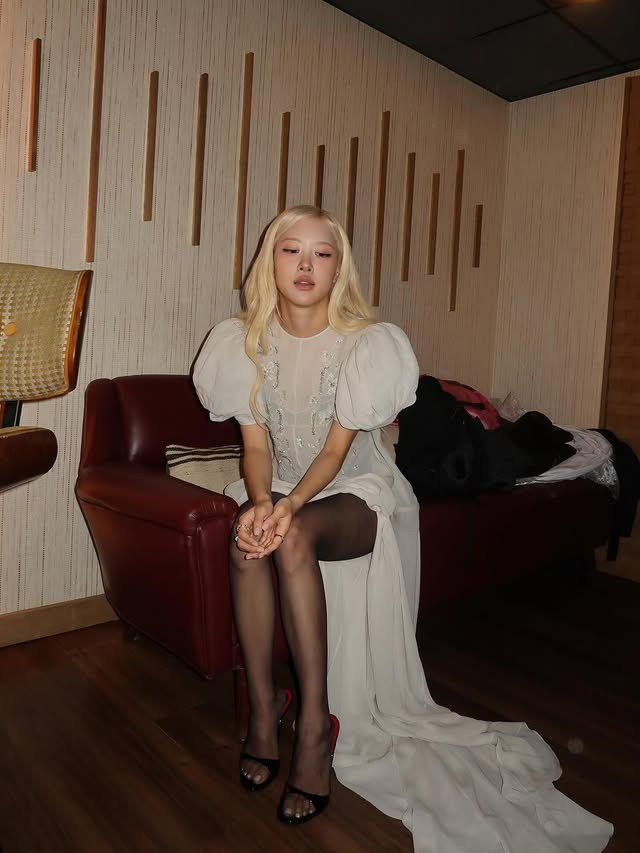 검스 신은 블랙핑크 로제 | 인스티즈