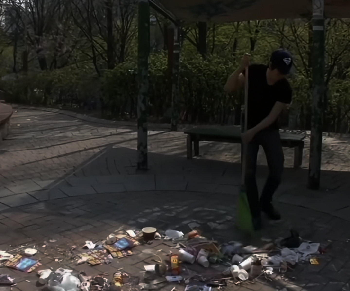 부모님한테 받는 용돈이 끊겼다는 무명가수.jpg | 인스티즈