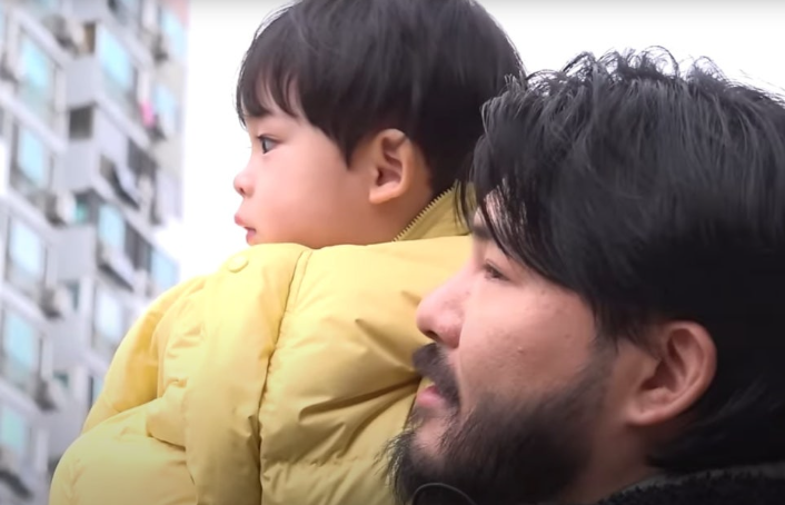 카더가든 아기 유이진을 이어 이모 팬들 앓게 만들고 있는 아기 | 인스티즈