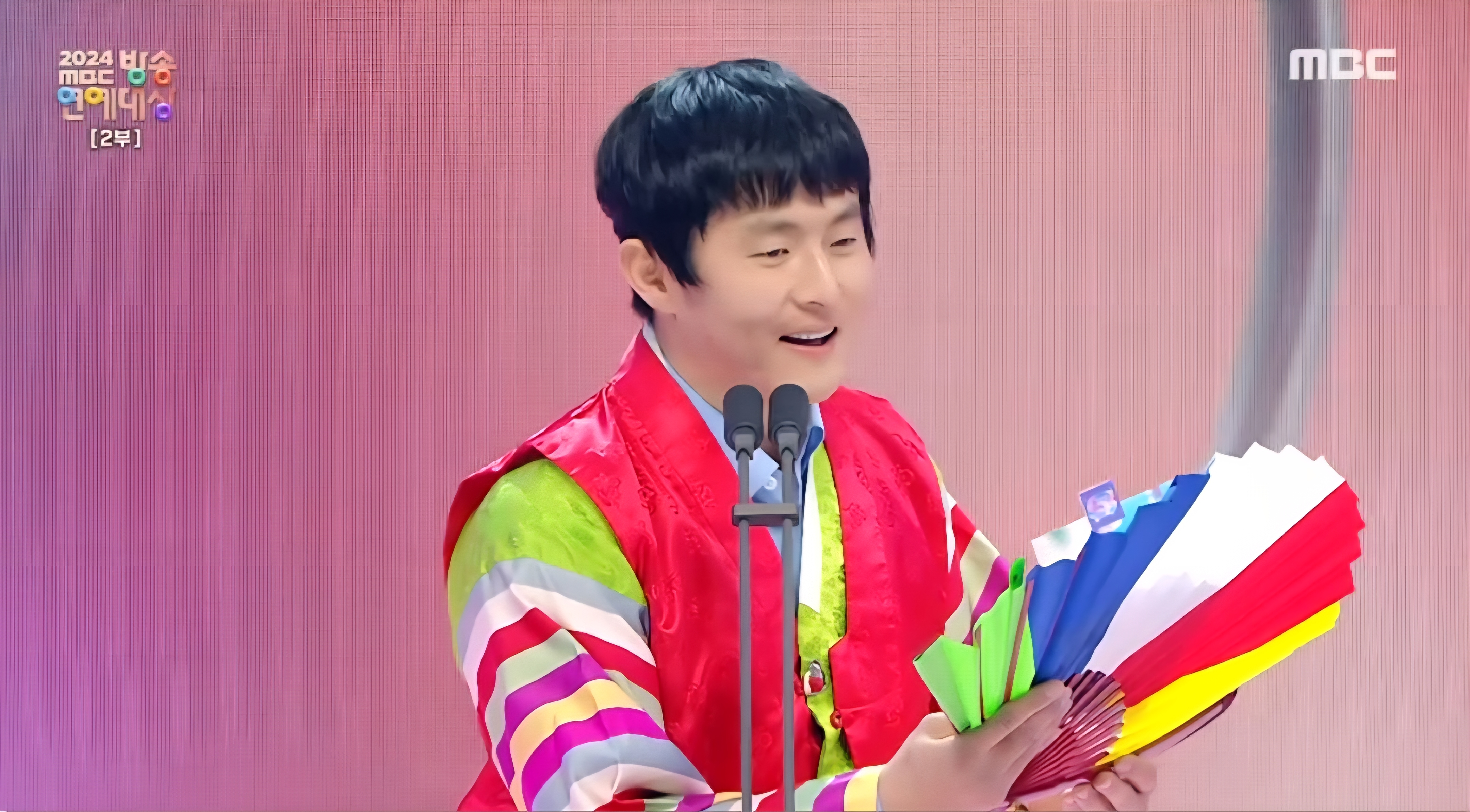 이번에 이례적으로 9년만에 사장이 직접 나와 대상 시상한 2025 MBC 연예대상 | 인스티즈