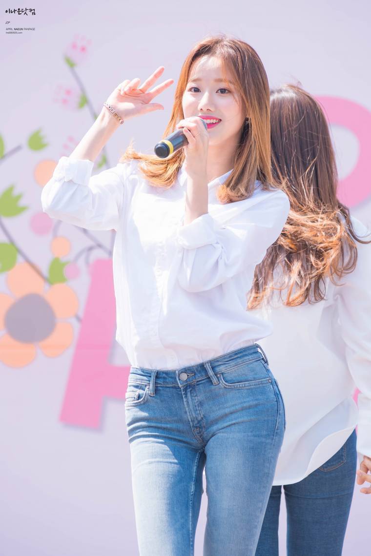 걸그룹 에이프릴의 비주얼 멤버 이나은.jpgif | 인스티즈