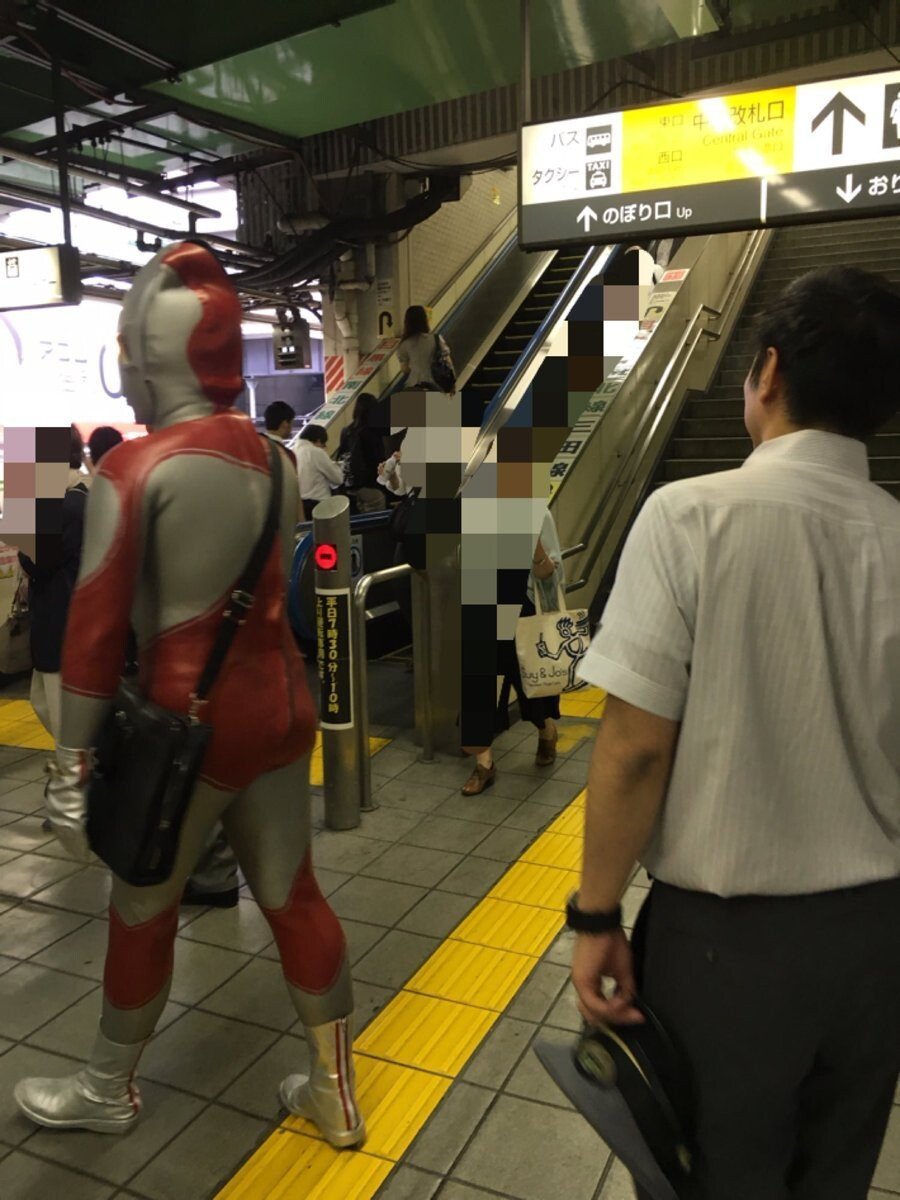 강한자만이 살아남는 일본 지하철.jpg | 인스티즈