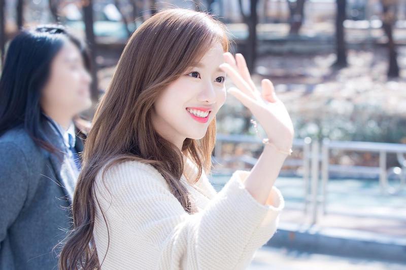 걸그룹 에이프릴의 비주얼 멤버 이나은.jpgif | 인스티즈