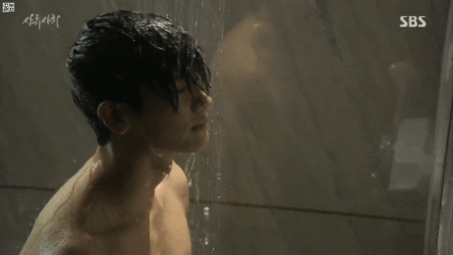 남배우들 목욕 or 샤워 짤 모음.gif | 인스티즈