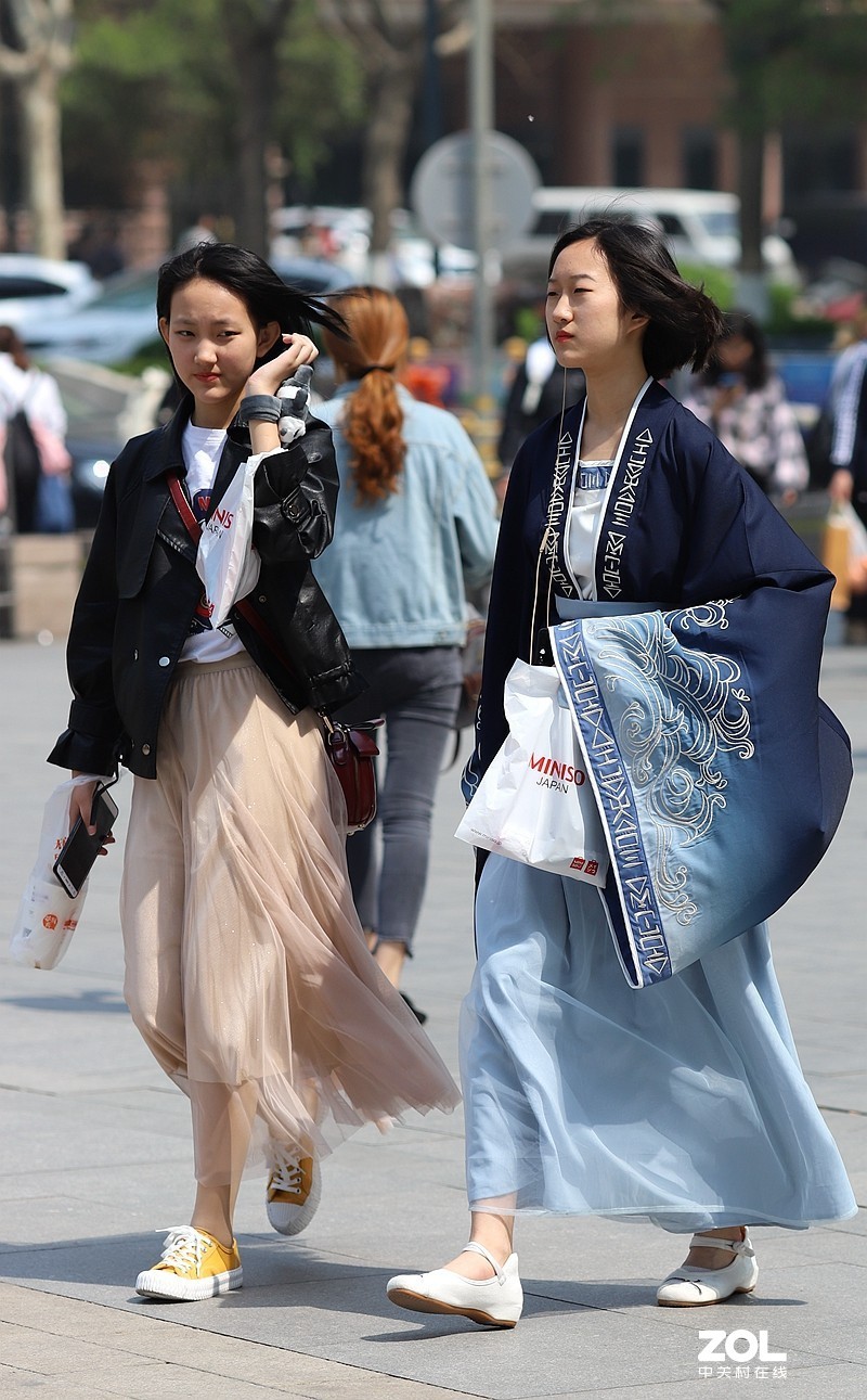 갑자기 한푸 입기가 유행중인 중국.jpg | 인스티즈