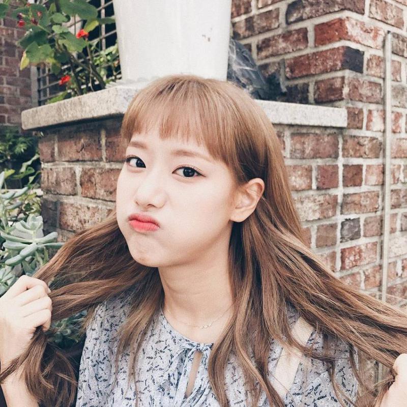 걸그룹 에이프릴의 비주얼 멤버 이나은.jpgif | 인스티즈