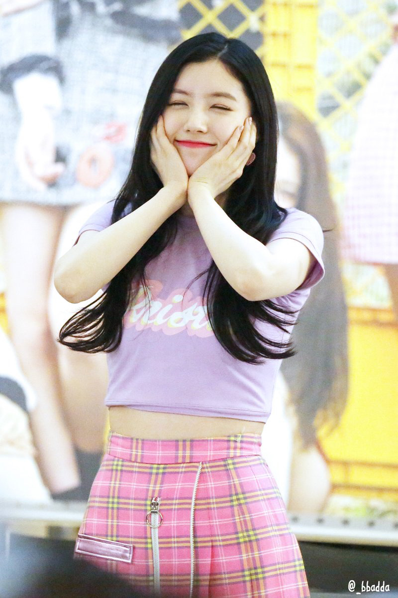 프리스틴 도도하게 생겼지만 코기를 담당하고 있는 시연이 | 인스티즈