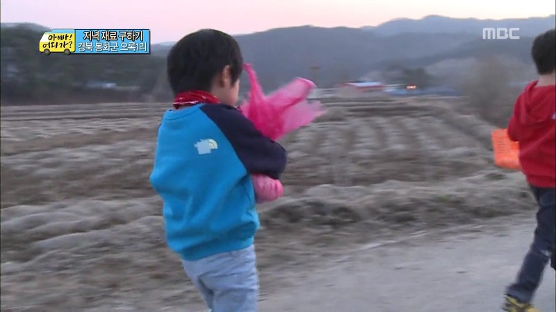 [아빠어디가] 무심한듯 하지만 알고보면 세심한 준수의 배려심.jpg | 인스티즈