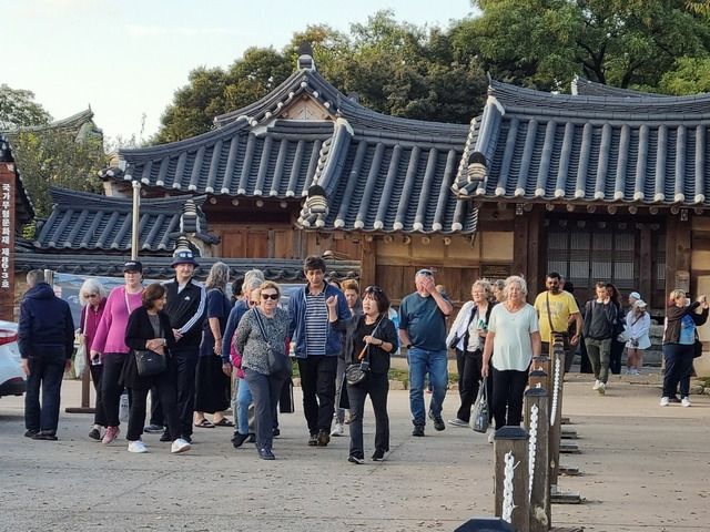 요즘 서울(-대한민국 전체로 수정)에 ✈️외국인 관광객🚀들 겁나 많아진 거 같은 달글 .JPG | 인스티즈