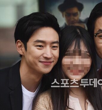 셀카같이 찍어줄때 완전 남친처럼 찍어주는 남자연예인 3대장 | 인스티즈