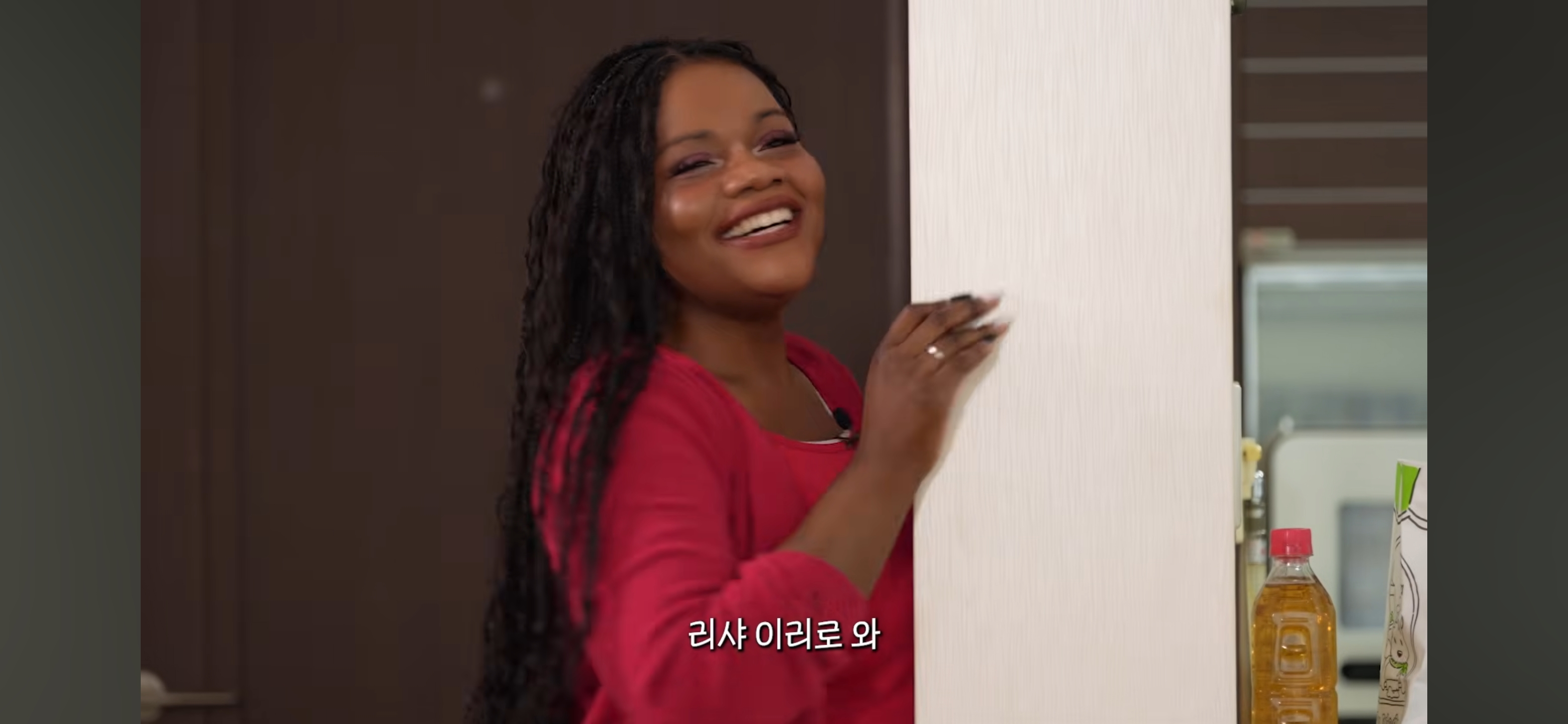 방바닥에 누워서 서인국 보내버리려는 나단이 | 인스티즈