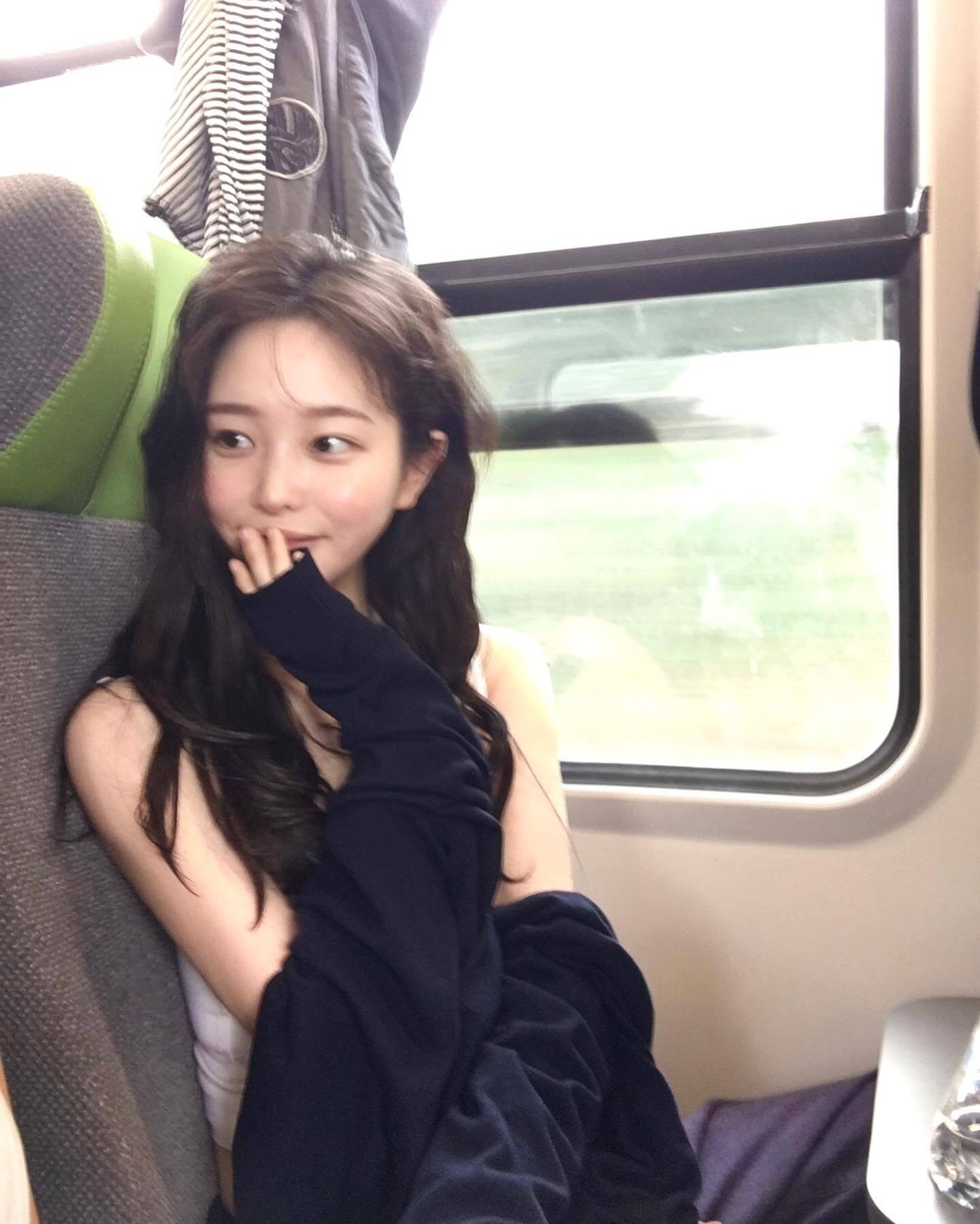 팔로워 125만명의 인스타 인플루언서 @hwa.min | 인스티즈