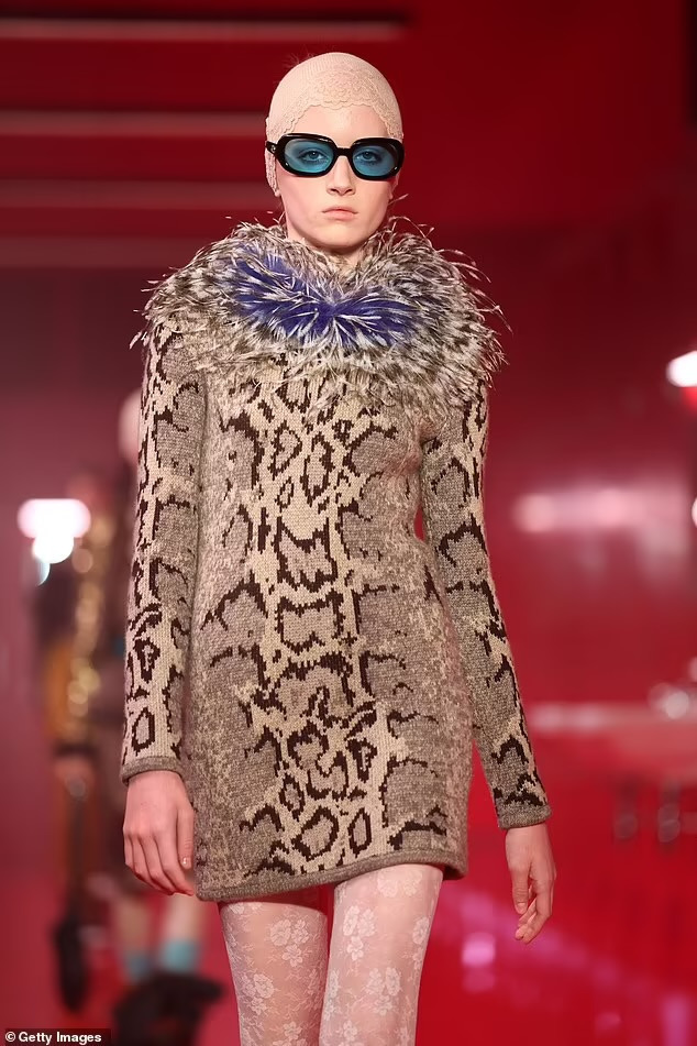 남자 아이인데 여자같이 입고다녀서 화제였던 나오미 왓츠 아들 근황.jpg | 인스티즈