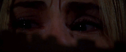 친구들과 별장으로 휴가를 왔는데 연구원들이 지하에서 우릴 감시하고 있어...gif | 인스티즈