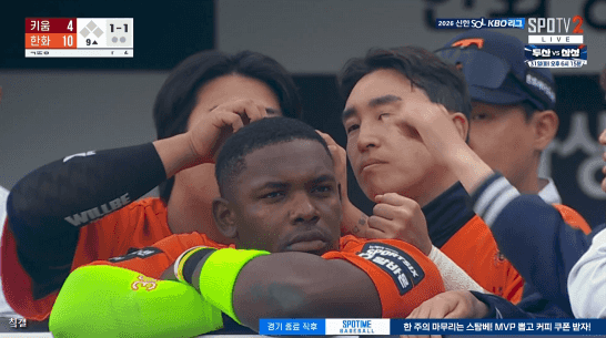 그저 외국인 머리카락이 신기함.gif | 인스티즈