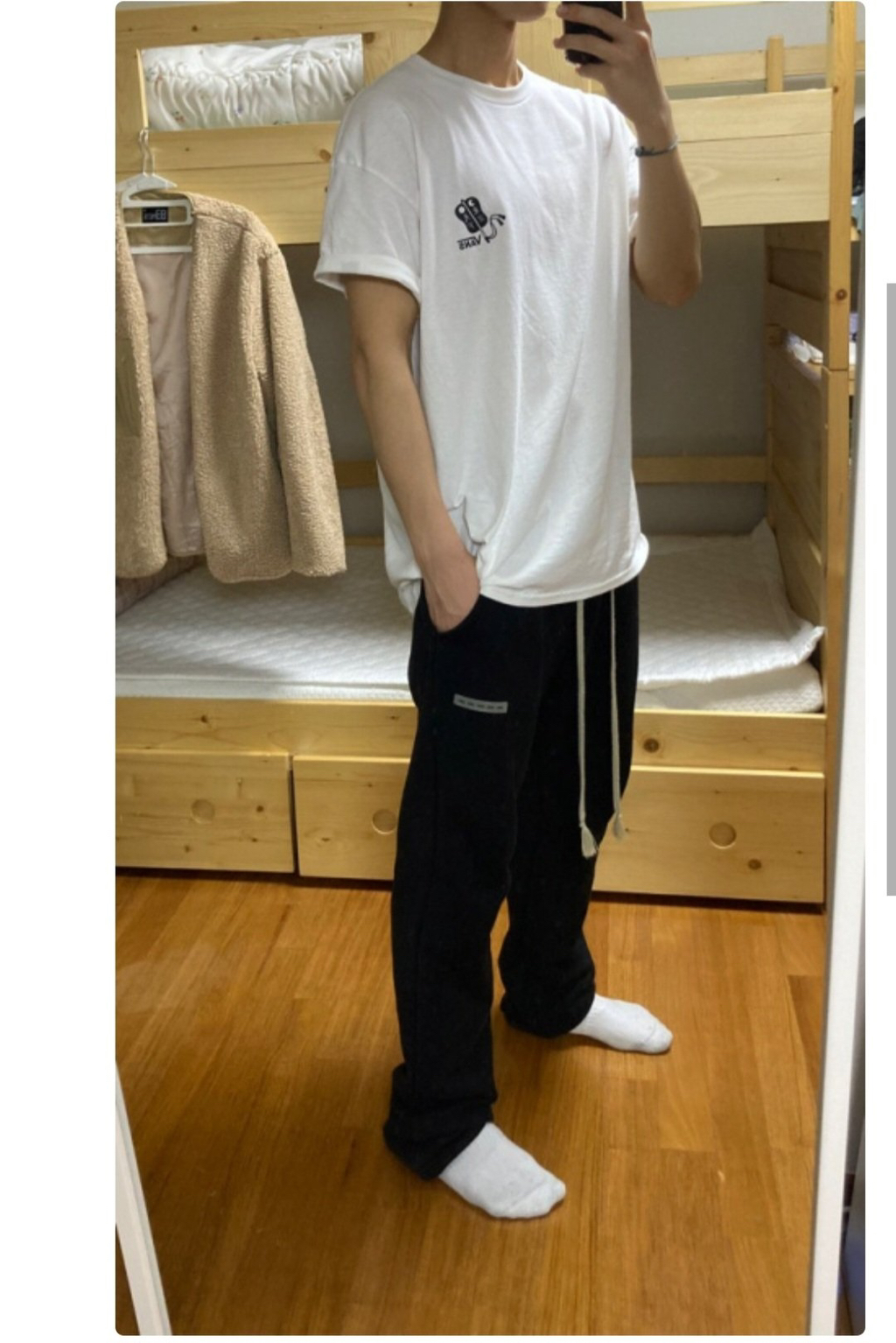 데뷔 후에도 적립금 받으려고 무신사 후기 쓰고 다니는 어떤 남돌 | 인스티즈