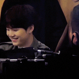 [고르기] 웃을때 이쁜 냼자 vs 울때 이쁜 남자 (데이터 주의) | 인스티즈