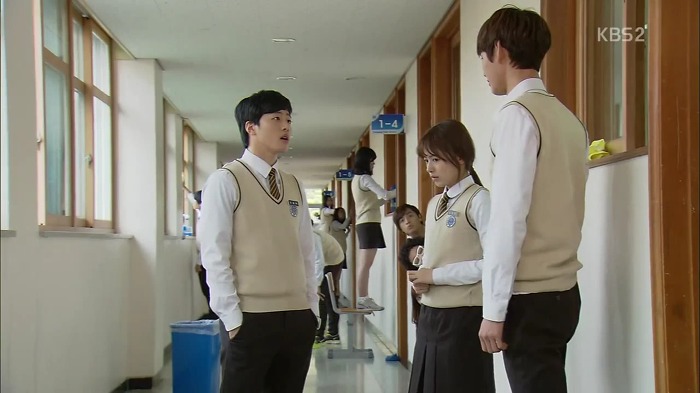 어렸을때부터 허물없이 지낸 소꿉친구가 있는 사람이랑 사귄다는것.jpg | 인스티즈