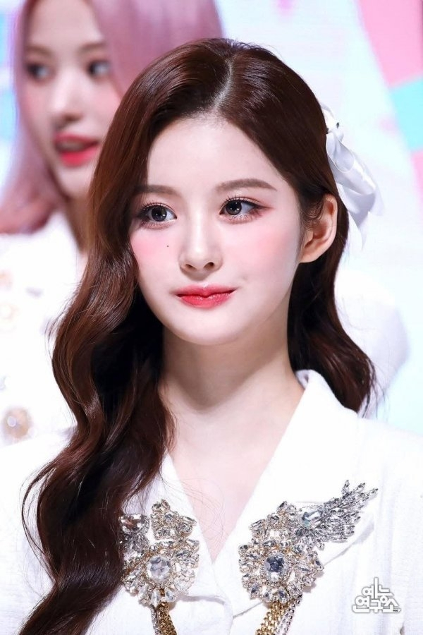 예쁜 아기 대회 우승했었다는 설윤 | 인스티즈