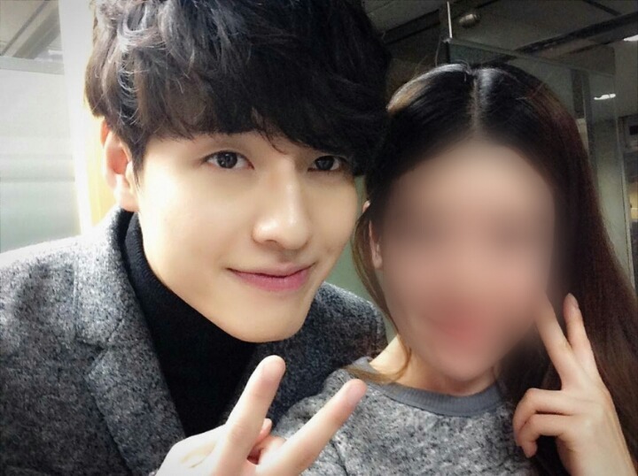 셀카같이 찍어줄때 완전 남친처럼 찍어주는 남자연예인 3대장 | 인스티즈