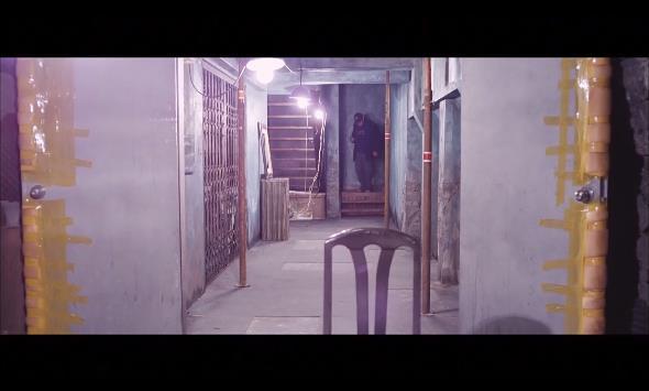 강산맨션 102호에는 살인마가 살고있다. ＜영화＞ 이웃사람 10 | 인스티즈