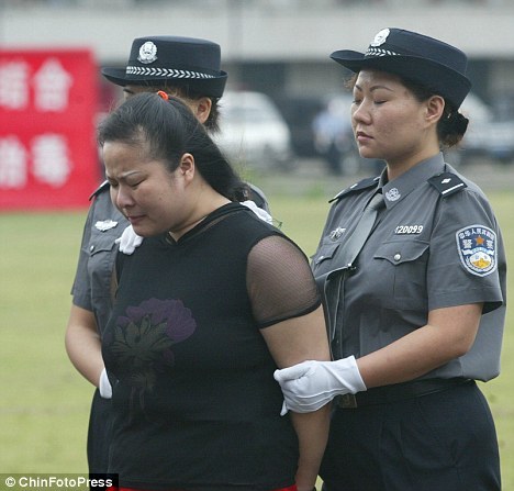처형 직전까지 웃고 떠들던 중국 여자 사형수의 사연 | 인스티즈