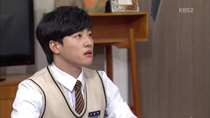 어렸을때부터 허물없이 지낸 소꿉친구가 있는 사람이랑 사귄다는것.jpg | 인스티즈