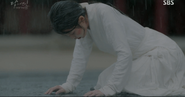 [달의연인-보보경심려] 대사 한 마디 없이 모든 감정선을 정리하며 탄생한 레전드 명장면 (feat. 원작 명장면의 재해석) | 인스티즈