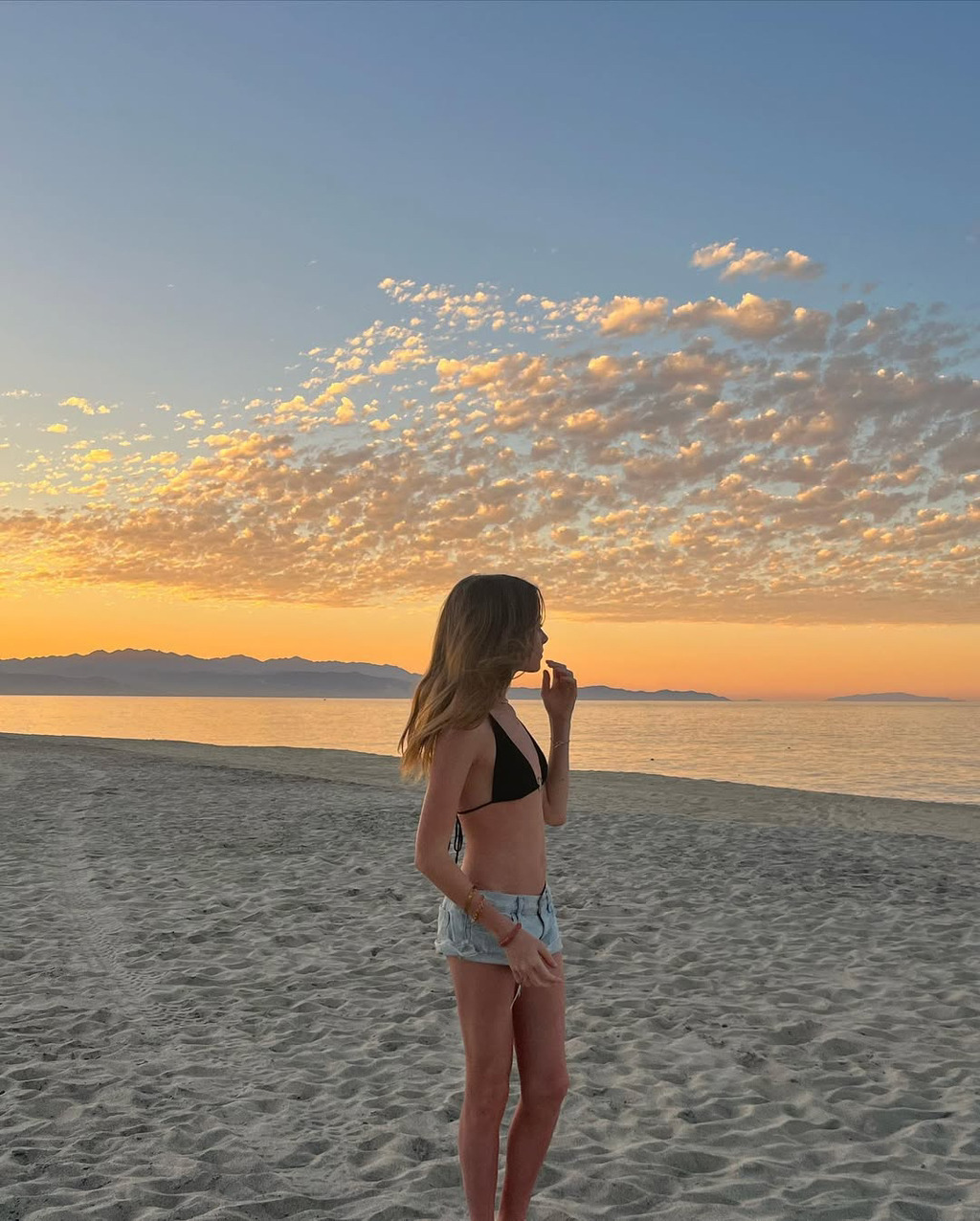 남자 아이인데 여자같이 입고다녀서 화제였던 나오미 왓츠 아들 근황.jpg | 인스티즈