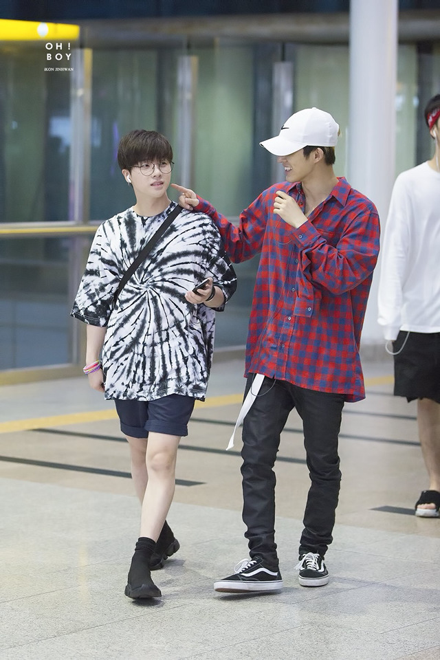 에어팟을 착용한 아이돌, 연예인 모음 | 인스티즈