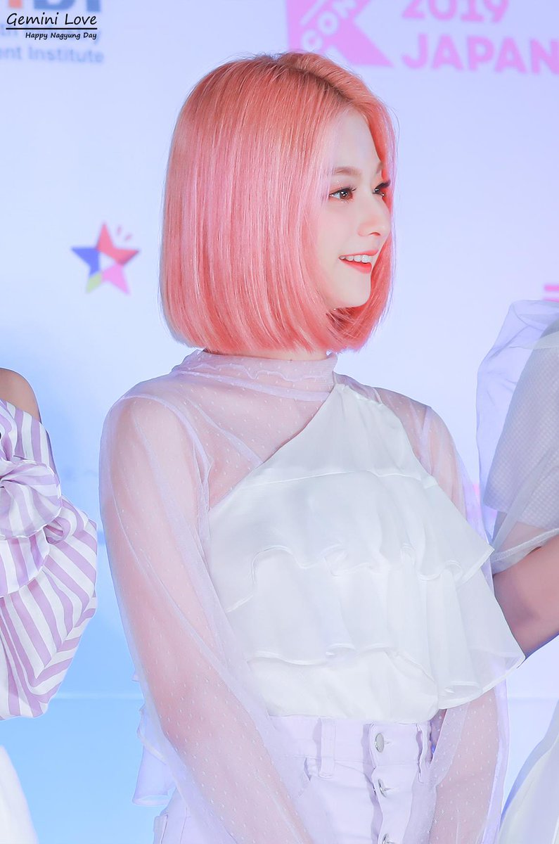 핑크머리한 프로미스나인 이나경 미모 근황.jpgif | 인스티즈