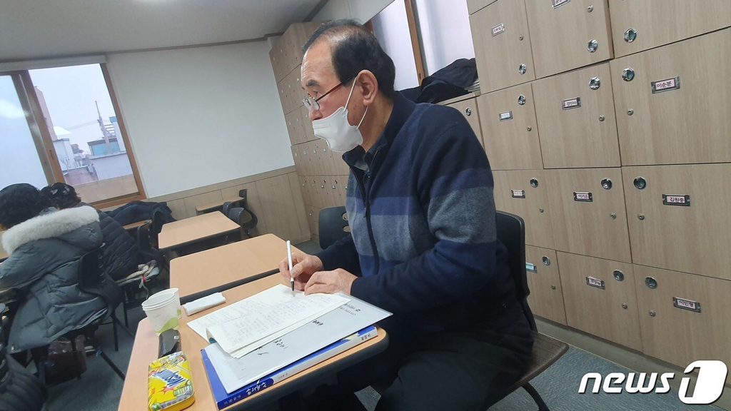 "배움엔 나이 없고 새로운 길 보여"…90세 만학도의 대학 도전 | 인스티즈