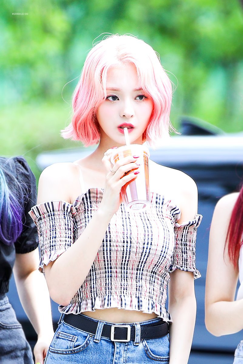 핑크머리한 프로미스나인 이나경 미모 근황.jpgif | 인스티즈