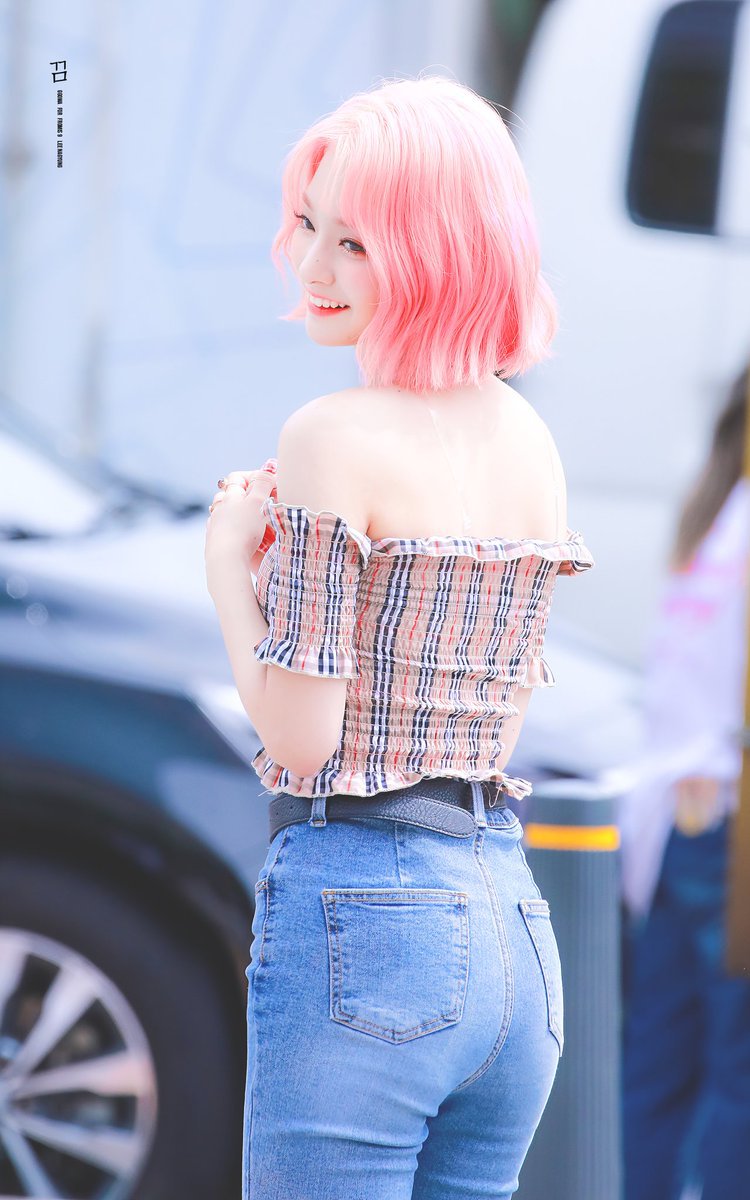 핑크머리한 프로미스나인 이나경 미모 근황.jpgif | 인스티즈