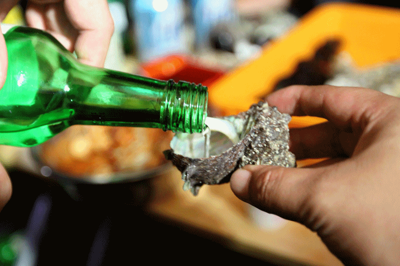 삼겹살 그리고 진한 소주한잔 gif | 인스티즈