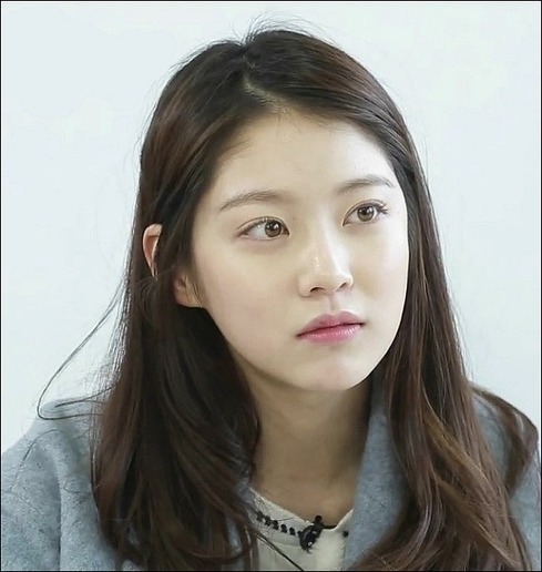 피부 하얀 사람들은 높은 확률로 가지고 있는 눈동자 색.jpg | 인스티즈