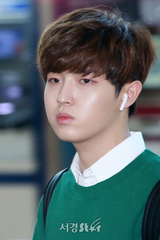 에어팟을 착용한 아이돌, 연예인 모음 | 인스티즈